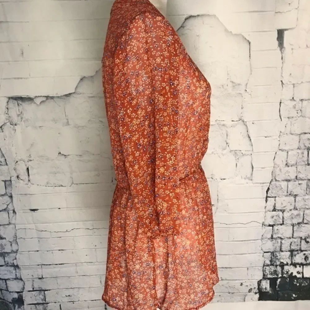 MOSSIMO blouse  - Picture 3 of 6